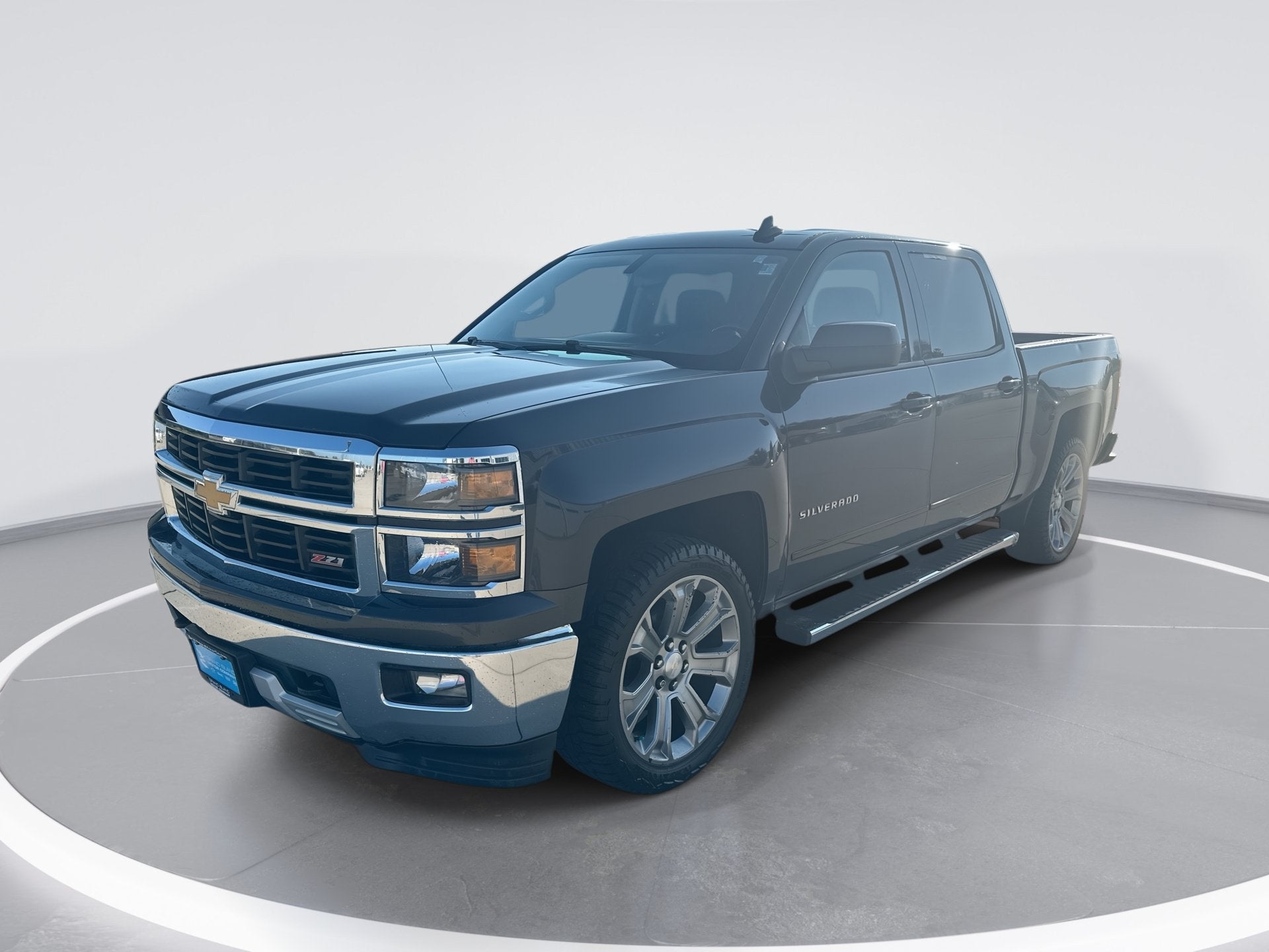 2015 Chevrolet Silverado 1500 LT in Tungsten Metallic — front three-quarter view